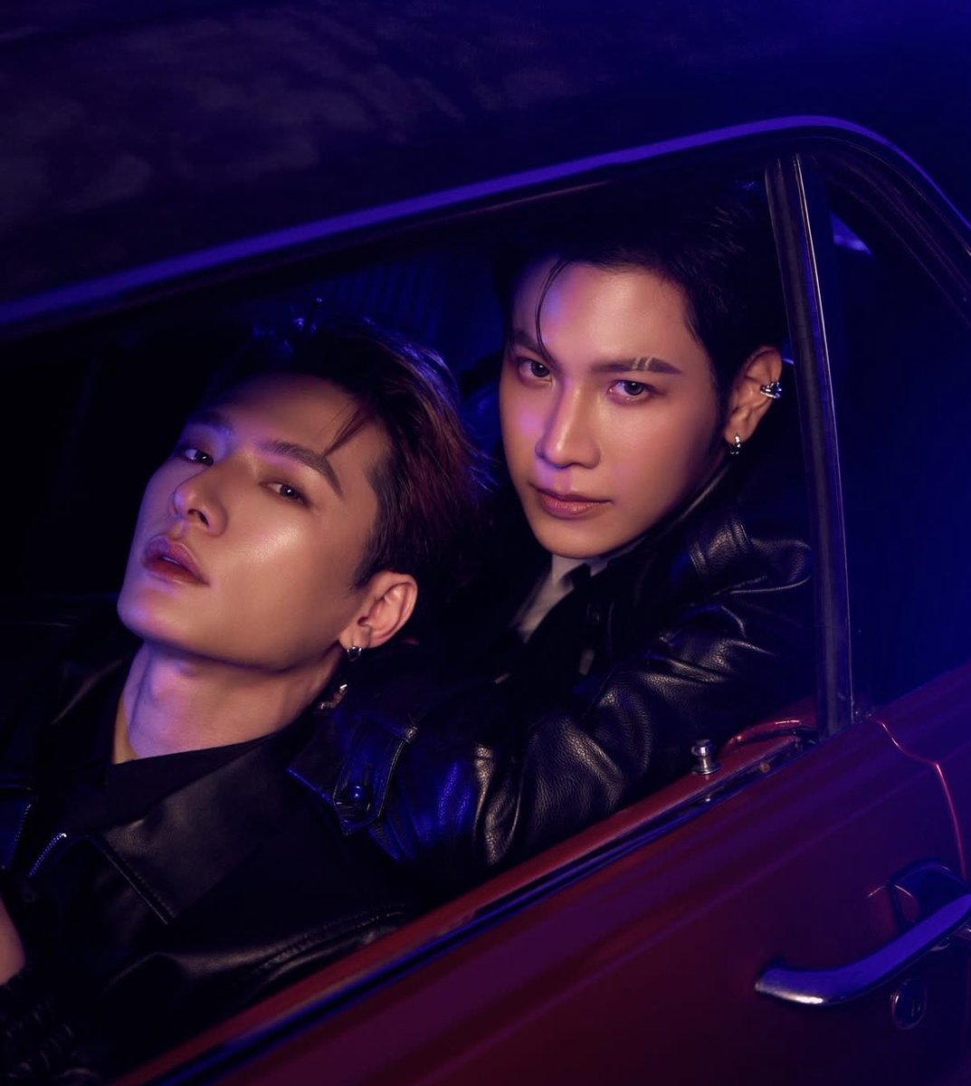 XingXing_R's tweet photo. คู่รักวายร้ายระดับโลก มีสมุนเป็นไก่ ฟีลกรูกับมินเนี่ยน #คริสสิงโต https://t.co/pTaLuvZnak