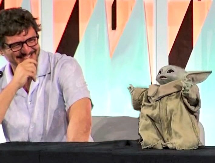 donhisiewen's tweet photo. Telling dad a funny story
#Grogu #TheMandalorian https://t.co/c458HViPDe