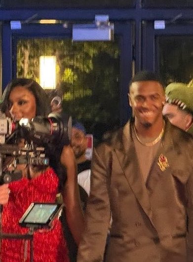 msdebola's tweet photo. THEY LOOK LIKE A WHOLE MESS👀
#loveislandusa https://t.co/wm0dVVfa4M