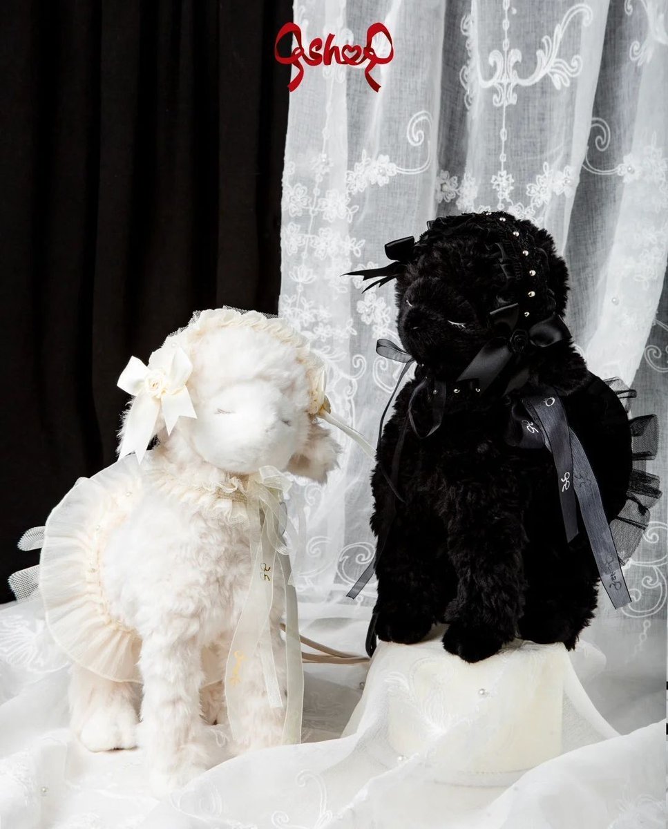 epetice's tweet photo. 🐏白と黒のひつじちゃんバッグ🐏
Epetice限定で再予約開始！ https://t.co/73wFDLi4gG