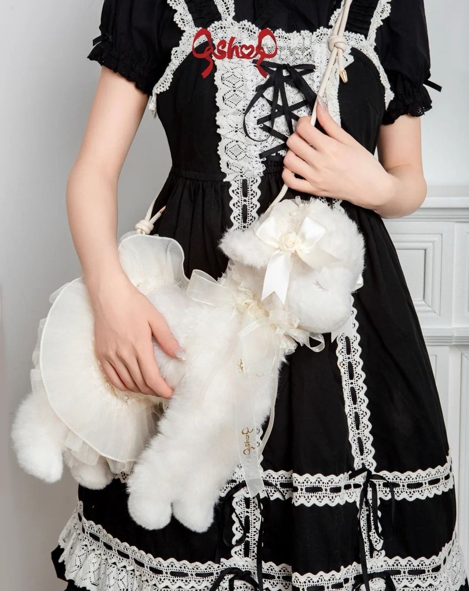 epetice's tweet photo. 🐏白と黒のひつじちゃんバッグ🐏
Epetice限定で再予約開始！ https://t.co/73wFDLi4gG
