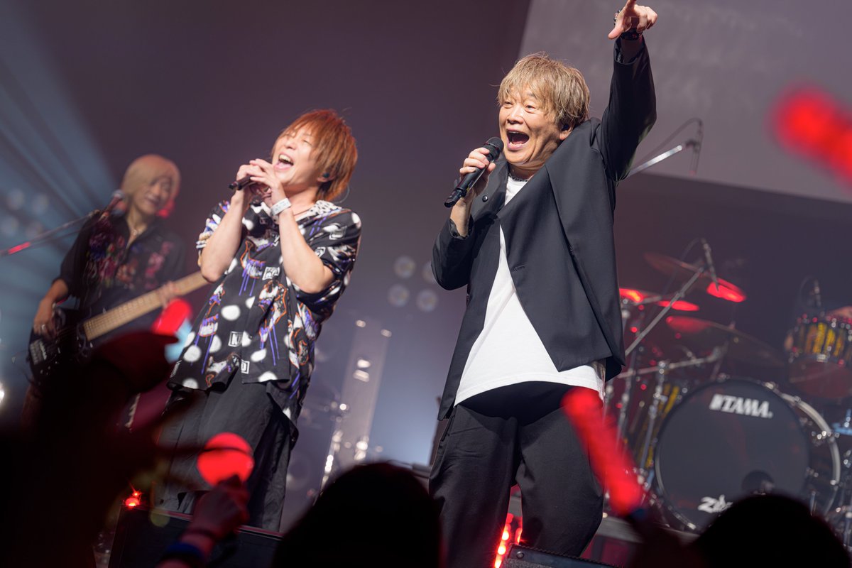 highwaystar_inc's tweet photo. #HSPARTY2026 DAY1 📸

HIGHWAY STAR PARTY 2026 -meets LOVE"Z"-
ライブフォトとともに、あの日の熱気をお届け📸

🎤影山ヒロノブ
【setlist】
♪FIRE WARS（Original：JAM Project）
♪ZERO
♪ベイビー・アイ・メイク・ア・モーション（Original：LAZY）
♪WE GOTTA POWER (with/GRANRODEO)

圧倒的な歌声で会場を熱く包み込んだステージ🔥
GRANRODEOとのスペシャルコラボも披露し、大きな盛り上がりを見せました！

新曲「ZERO」はこちらからお聴きいただけます🔽
https://t.co/q7bJa6x3A9

来年はデビュー50周年を迎えるLAZYの
YouTubeチャンネルもぜひチェックしてください！
https://t.co/qQ9mdyBrf9
@JAMProject_0717 

HIGHWAY STARのInstagramで他の写真もチェックできます✅
https://t.co/n7lDUzTYbs