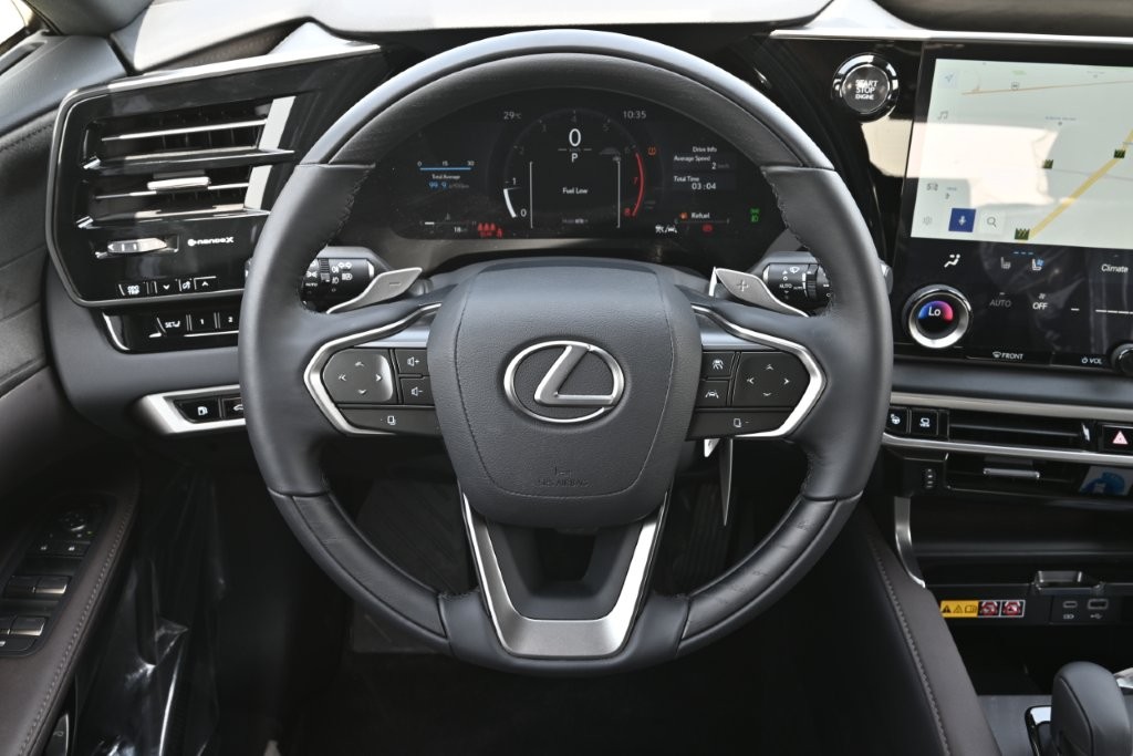 SaharaMotors's tweet photo. ✨2026 Lexus RX350 Elite 2.4L Turbo AWD 5-Seater Automatic✨🚙

 Experience premium luxury, dynamic performance, advanced technology, and sophisticated design with the 2026 Lexus RX350 Elite 2.4L.

📱 WhatsApp: +971 56 114 4253

 #Lexus #LexusRX350 #RX350 #LexusRX #2026Lexus https://t.co/z9CbNuQmHh