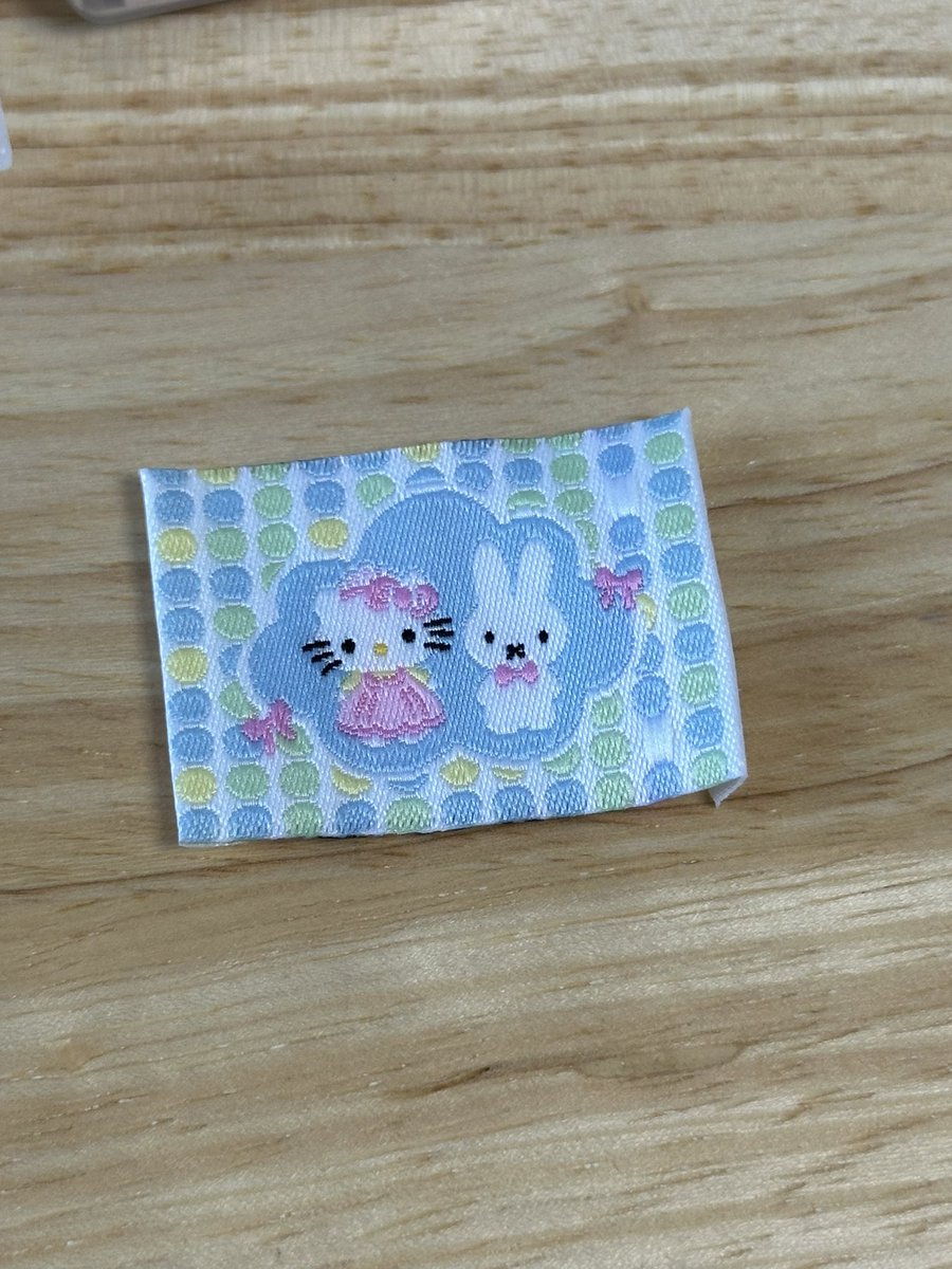ppo1234_'s tweet photo. 이거는 제가 젤 좋아하는 라벨이에요……
왜냐묜 라벨 세트로 샀는데 거기에 딱 하나만 들어있어서 .. 아끼고잇어요 https://t.co/AmhvNYYoyT