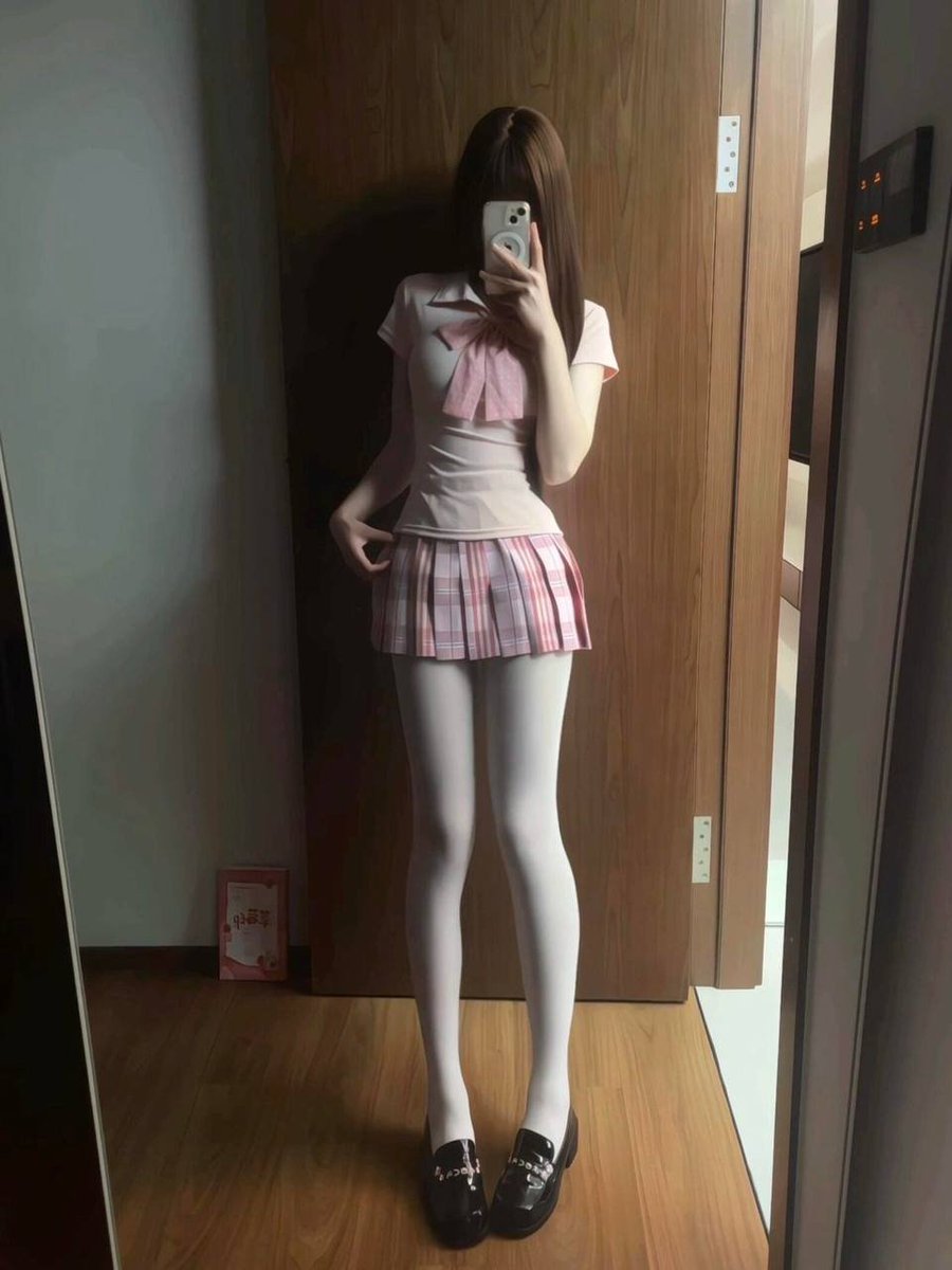 xy36Da8's tweet photo. 爱上我的那一刻  你就该服从我 https://t.co/4bJ8K2lVK9