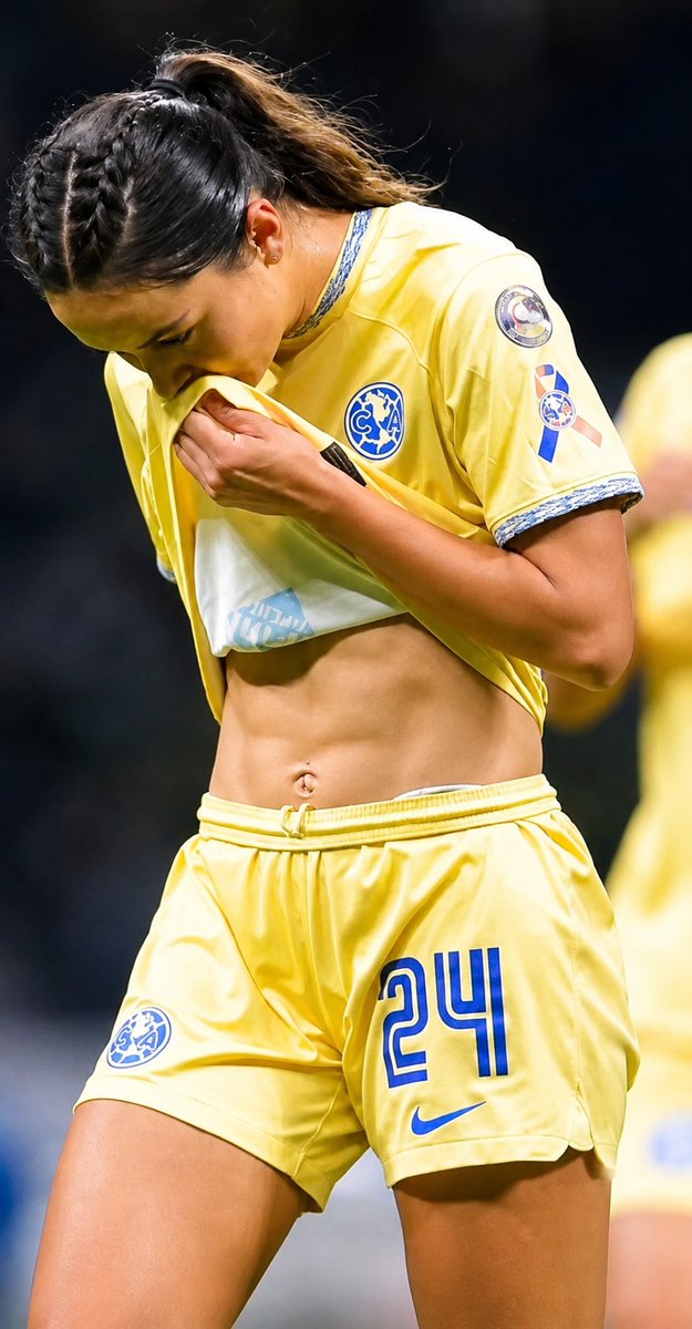 BeAlwaysbehappy's tweet photo. Mexican Footballer Scarlett Camberos looks fantastic https://t.co/1vnxs2sWxN
