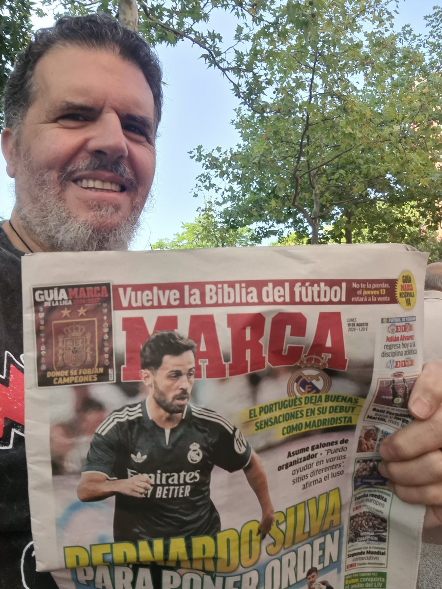 manuel19621119's tweet photo. Leyendo el diario @marca en leeraza de la churreria "A la porra" hoy lunes 10 de agosto en el que destaca el nuevo organizado del equipo blanco tras el no de Rodri bajo el titular "BERNARDO SILVA PARA PONER ORDEN".

#LaPortada🗞️
#Marca
#DiarioMarca
#realmadridmaa 
#españamaa https://t.co/GzjY1zRHxg