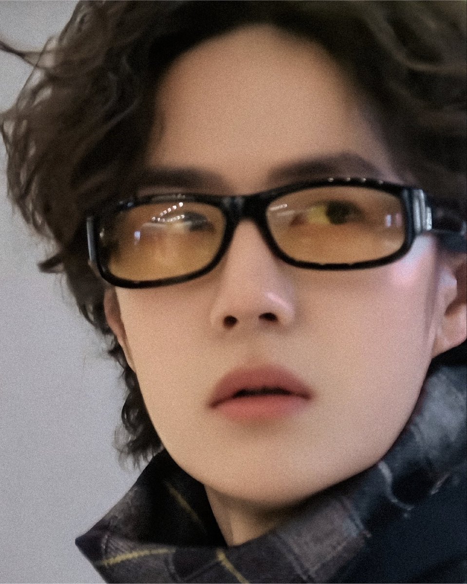 supervanilla85's tweet photo. รักหนุ่มตี๋ใส่แว่น โครตมีความสุข ! https://t.co/diHE0omJV3