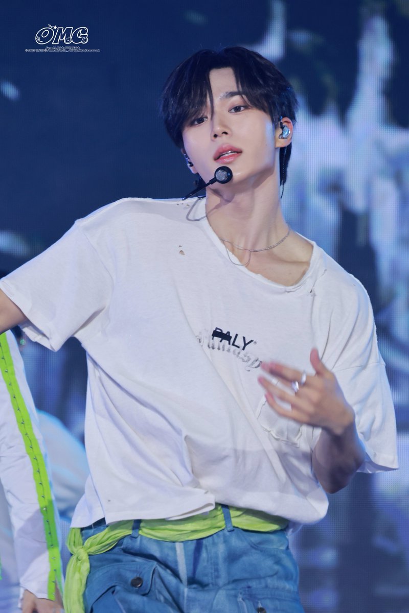 JunseOMeGa_'s tweet photo. 260809 가요대전 

#준서 #김준서 #JUNSEO #알파드라이브원 #알디원 #ALD1 #ALPHADRIVEONE https://t.co/0yRS0htk0i
