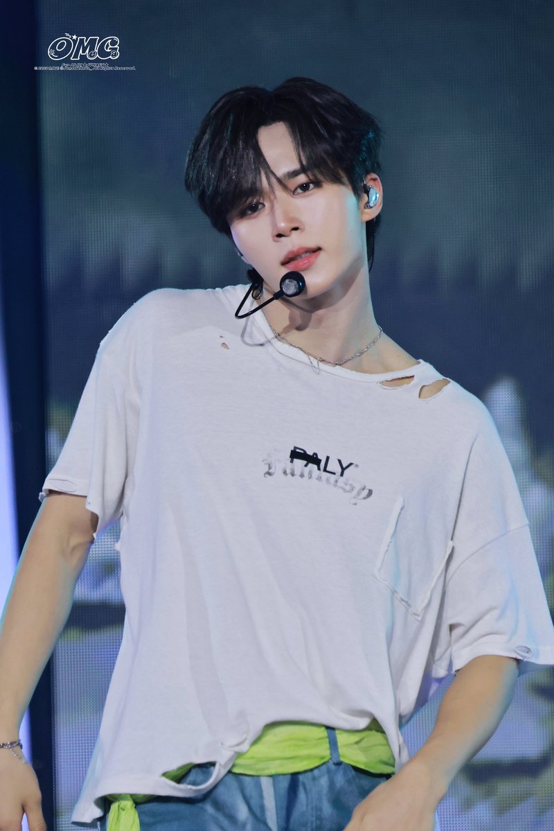 JunseOMeGa_'s tweet photo. 260809 가요대전 

#준서 #김준서 #JUNSEO #알파드라이브원 #알디원 #ALD1 #ALPHADRIVEONE https://t.co/0yRS0htk0i