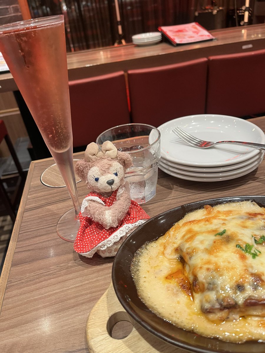 me_tan87's tweet photo. 有楽町の眼科行って ランチしてきた
職場が銀座だった頃によく行ってた平日しかやってないお蕎麦屋さんに行こうと思ってたらお盆休みだった 残念！第二候補のドリンククーポンがあったお店でラザニア食べた 美味しかったです https://t.co/t8FU1bldIl