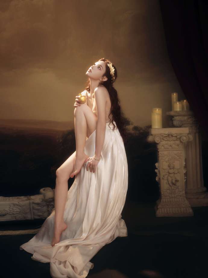 QuLannie's tweet photo. 程潇希腊女神造型亮相，海边红毯直接封神！这套真的太美啦 https://t.co/2Diubqvvho