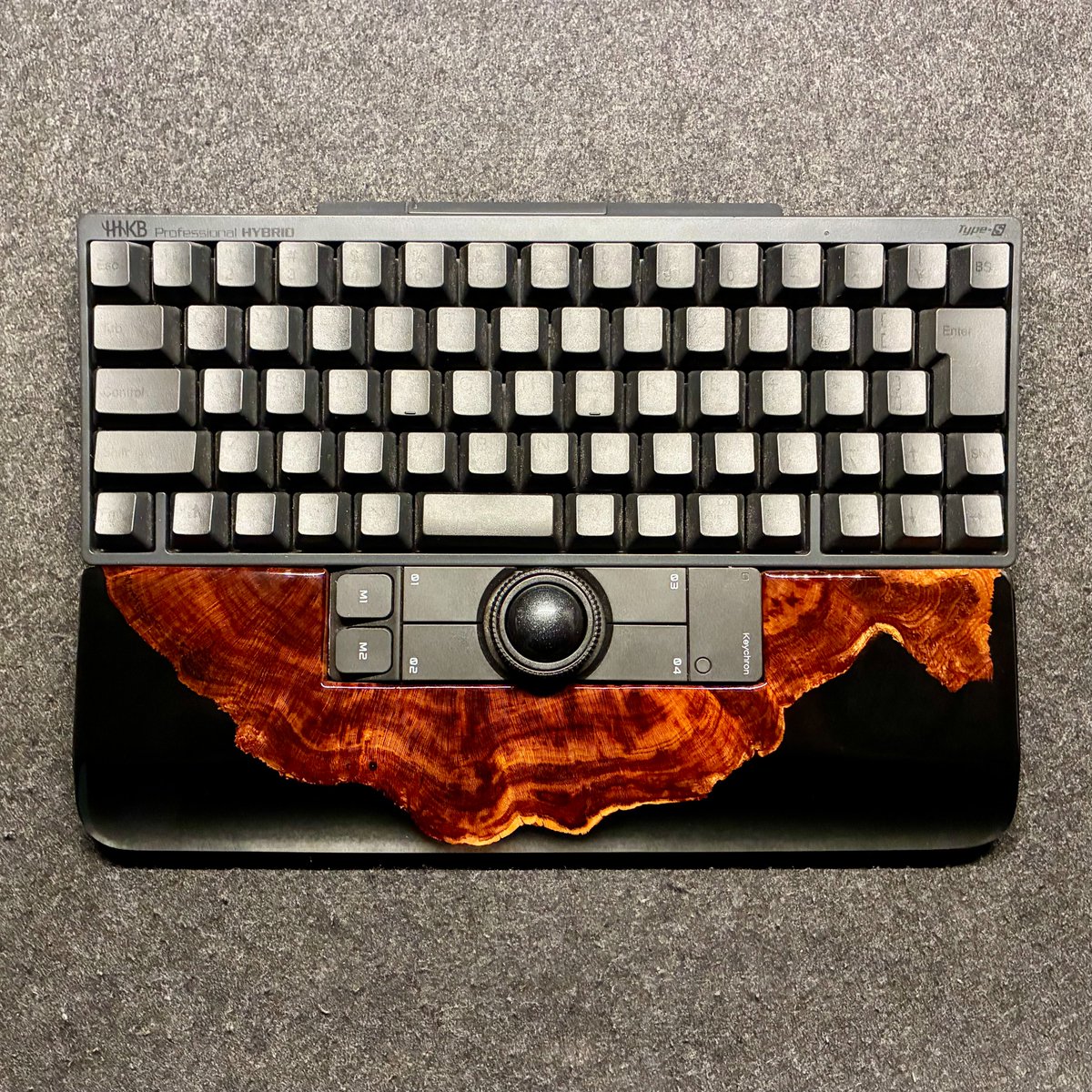 eiji_artist's tweet photo. HHKB×Nape Proパームレスト
#HHKB #desksetup #デスク周り #NapePro https://t.co/eSwC5vf7lz