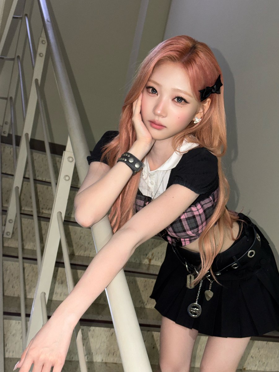 H2ioS2's tweet photo. 동생은 뾰족고양이
                  
                           언니는 나른고양이 https://t.co/Lxl0nqmB2w