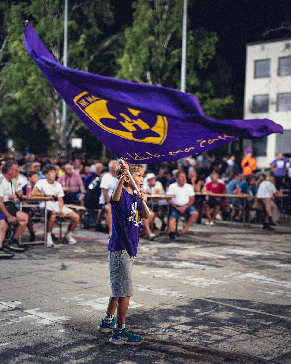 nkmaribor's tweet photo. S ploščadi nazaj na tribune.  Ko že v ponedeljek veš, kje boš v sobotnem večeru…

Vijol’čna pot nas pelje v Stožice, najprej pa po karte za derbi v Vijol’čno Bajto. Že v prodaji!

#MiSmoMaribor #MiSkupajEnoSmo https://t.co/UW3cNLXnK0