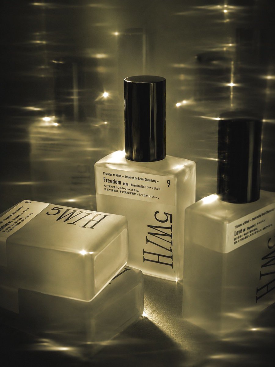 5w1h_fragrance's tweet photo. 🚩新作先行発売のお知らせ

伊勢丹新宿店のPOP UPにて、5W1H新作のボディフレグランスを先行発売いたします。

「11 Words / Brain Chemistry　
イレブンワーズ / ブレインケミストリー」

このボディフレグランスコレクションは、11種類の言葉と心の状態を香りで表現しました。

朝、集中したいとき。
誰かに会う前。
気持ちを切り替えたいとき。
眠る前に、心を落ち着けたいとき。

その日の気分や、なりたい自分に合わせて、あなたに寄り添う香りをお選びください。

◆ボディフレグランス 全11種類
50mL　各種￥3,960(税込)

◆開催期間
2026年8月12日(水)〜8月25日(火)

◆開催場所
伊勢丹新宿店  メンズ館1階  コスメティクス