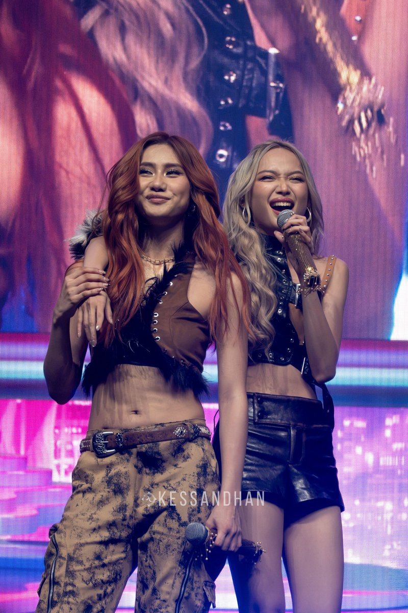 kessandhan's tweet photo. HAMBEBE 💜🧡 #BINI_Signals_WorldTour #BINI_GWEN #BINI_SHEENA https://t.co/wkFsdOID4Z