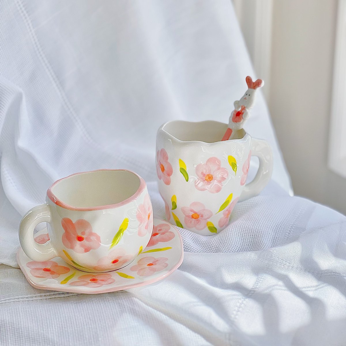 LindsayBusppze's tweet photo. Just finished this hand-painted ceramic mug—sunny yellow glaze + tiny flower details make my morning coffee 10x cozier!  #HandmadeVibes， https://t.co/QZbzvrqBE1