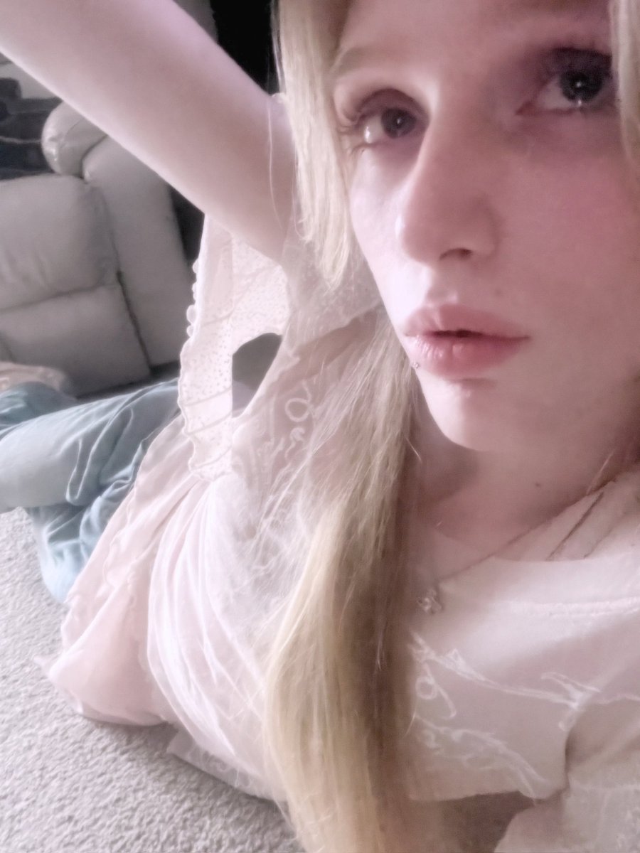 P3achP13_'s tweet photo. Nothing better than a glass of #pepsicola…🥤 except maybe #estrogen 😸 #yep #imtrans 🏳️‍⚧️

#nsfwtwtًً #nsfwtwt #puppygirl #transgirl https://t.co/zvMOcqpXmf