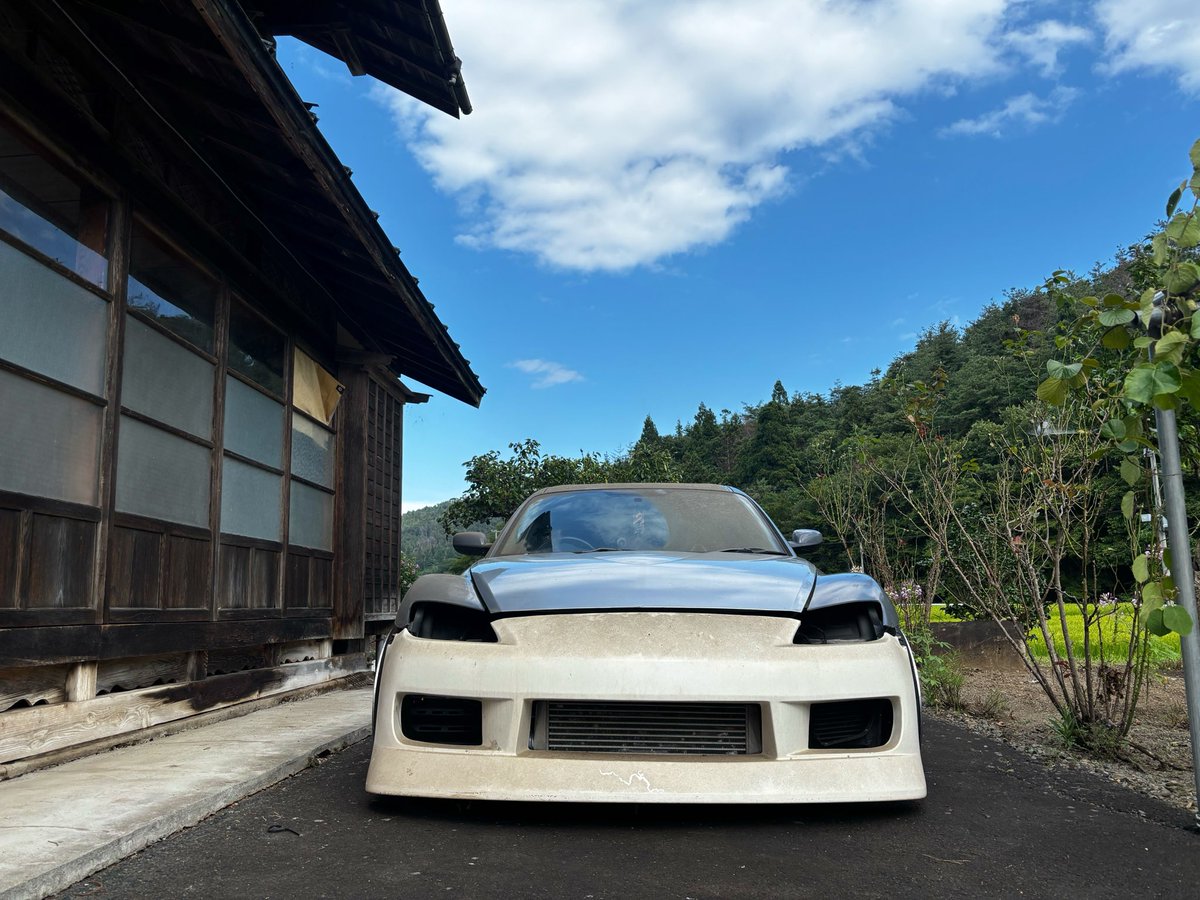 godmountain9rx8's tweet photo. いつか起こそうと小屋にしまってましたが
他の車を買いましたのでrx8売ります。

6MT トラストターボキット付きです~🐌

現車確認対応可能です！
岩手県になります〜

購入希望額もふまえて連絡ください〜！

よろしくお願いします！

詳細は↓↓↓
#rx8
#車売ります https://t.co/1VC2d3Syfb