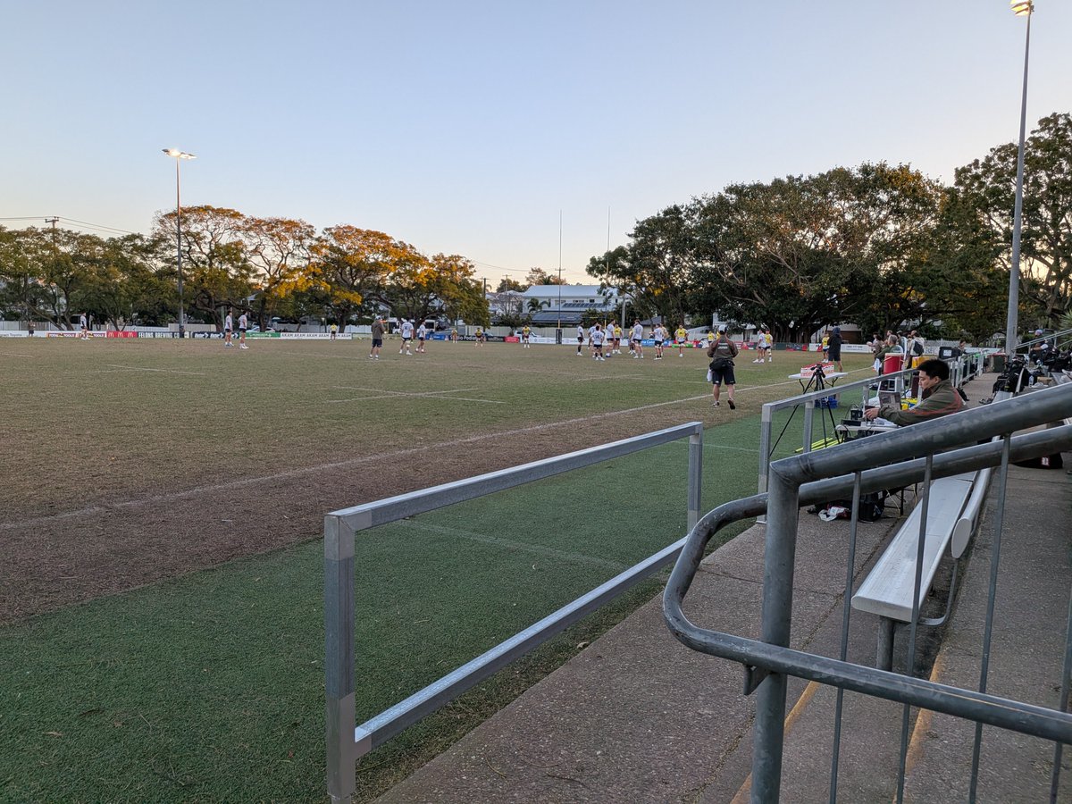 KeirAndo's tweet photo. Eddie Jones and the Japanese rugby team training in Brisbane today 
Eddie was not at all impressed with me trying to take a few photos https://t.co/0O0fsAkG9L