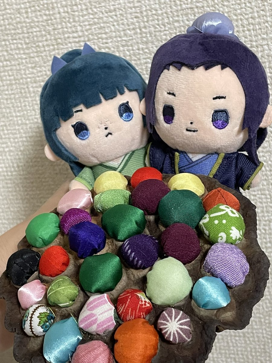 kanata_8232's tweet photo. 蓮公園内で蓮台のワークショップやってて，娘と一緒にやらせてもらった。
布を詰めていく作業がとても楽しくて2人で夢中に♪かわいい〜🩷
蓮の葉と花托もいただけた🪷葉の存在感がすごいー！！🫢
たぴぬいもすっぽり💜💚 https://t.co/veAvHbQLyu