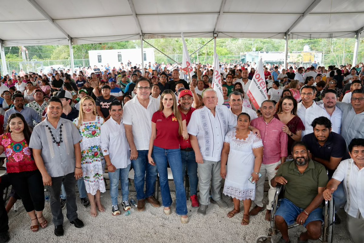 5toPoderDiario's tweet photo. #5topoder #noticias #TULUM

RAFA MARÍN REIVINDICA AL PUEBLO MAYA COMO PILAR DE LA SOBERANÍA NACIONAL EN TULUM

Tulum, Quintana Roo.— En el marco del Día Internacional de los Pueblos Indígenas, Rafa Marín encabezó la Asamblea Informativa en Defensa de la Soberanía Nacional, donde colocó al pueblo maya y a las comunidades originarias en el centro de su mensaje. Ante habitantes de Tulum, el fundador de Morena en Quintana Roo afirmó que la soberanía implica que México conserve la capacidad de decidir sobre su territorio, sus recursos, sus instituciones y el rumbo de la nación, siempre con la participación activa de quienes han preservado la identidad cultural del país.

Durante su intervención, Marín destacó que la Cuarta Transformación mantiene vigencia gracias a los principios impulsados por Andrés Manuel López Obrador y continuados por la presidenta Claudia Sheinbaum Pardo, al colocar en el centro de la acción pública el bienestar social, la justicia y la defensa de los derechos de los pueblos indígenas. Subrayó que programas como becas educativas, apoyos a productores y acciones para el fortalecimiento de comunidades rurales representan una política que busca que el desarrollo llegue directamente a las familias.

Asimismo, vinculó la soberanía con el desarrollo económico y la protección de las comunidades originarias. Señaló que proyectos como el Tren Maya, la conectividad del sureste y el crecimiento de la inversión extranjera directa forman parte de una estrategia que no pretende aislar a México, sino relacionarse con otras naciones desde una posición de dignidad y defensa del interés nacional. En ese sentido, reivindicó el papel de campesinos, milperos, apicultores y mujeres artesanas mayas como guardianes de la identidad y la soberanía del país.

Rafa Marín advirtió sobre campañas de desinformación dirigidas contra el movimiento de la Transformación y llamó a mantenerse organizados y atentos. Expresó su respaldo a la presidenta Claudia Sheinbaum y afirmó que la respuesta frente a la desinformación debe ser la verdad y la participación ciudadana. “México no es piñata de nadie”, expresó ante los asistentes, antes de cerrar con un mensaje que sintetizó la jornada: “En México decide el pueblo”.

Fuente: 5to Poder Agencia de Noticias