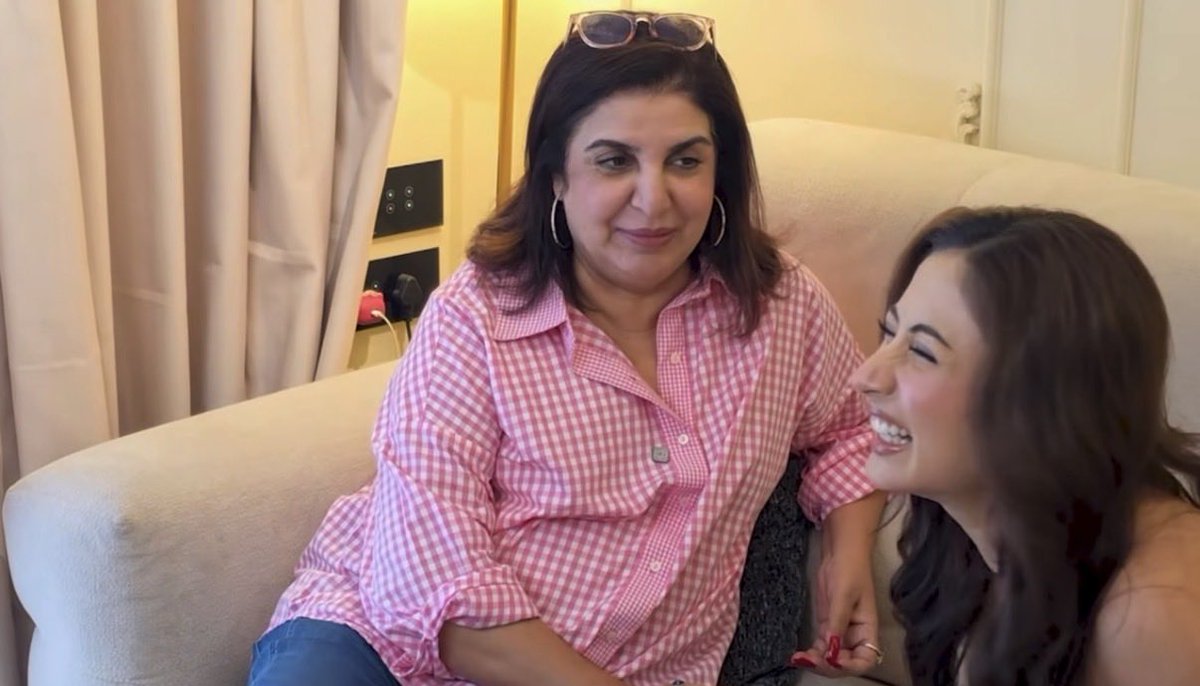 iluvv_floweryy's tweet photo. Need someone to look at me the way Farah Mam looks at Shreya😭♥️
#ShreyaKalra https://t.co/OJhVqilFxv