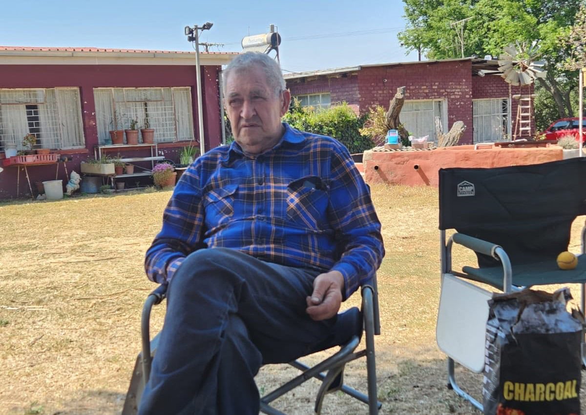RiebvJanbeeck's tweet photo. 81 year old Dirk Kritzinger was murdered and his wife severely beaten during a farm attack in Cullinan.

This is not just “normal crime”. https://t.co/FKQBypr1mt