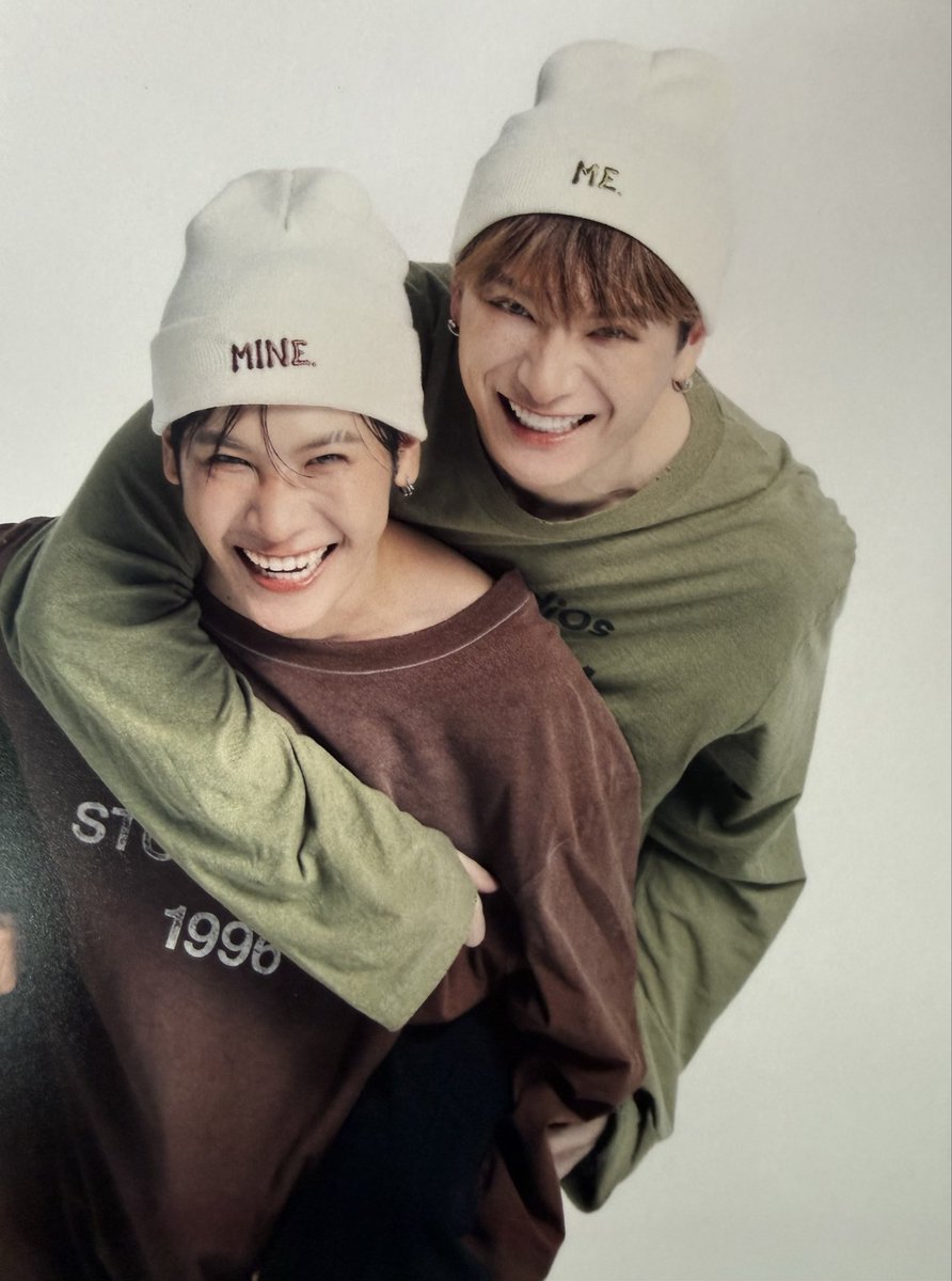 singtotiddies's tweet photo. Can that company learn something from the boys, this is how secret pc should look like but my boys are just giving this out for free for their fans, mind you all these shoots are paid by themselves 😭🙏 https://t.co/zqt10m9Unm