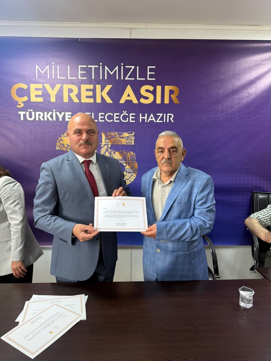 KarsAkParti36's tweet photo. Çeyrek asırdır milletimizle omuz omuza, aynı inanç ve kararlılıkla…

Kuruluşundan bugüne Türkiye’nin değişimine ve büyümesine öncülük eden AK Parti; eser ve hizmet siyasetiyle, güçlü teşkilat yapısıyla ve milletimizin desteğiyle yoluna emin adımlarla devam ediyor. https://t.co/eCEpzpY5Qw