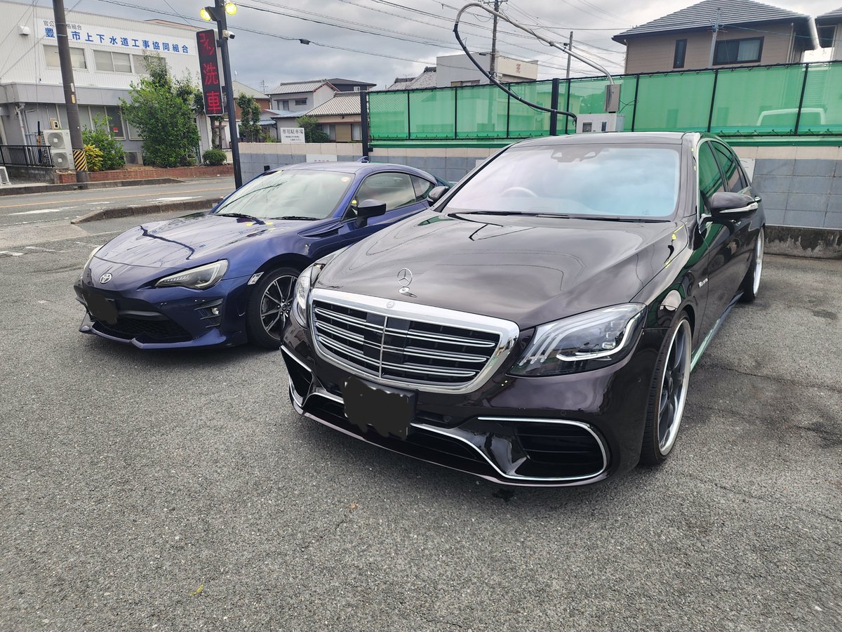 _msryu's tweet photo. チョコラン車好き界隈オフ(2台だけ笑) https://t.co/wlBPBnaBGs