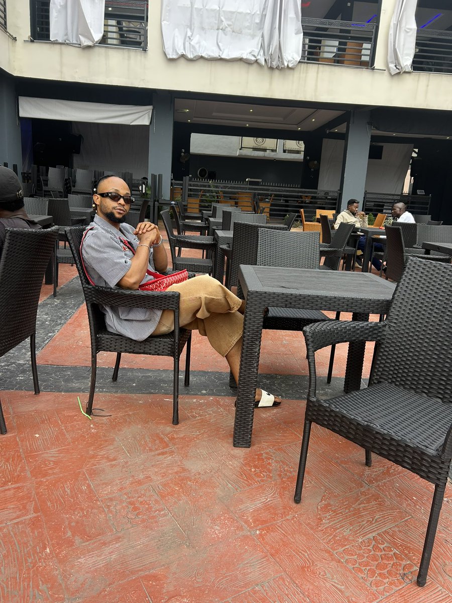 FMakavele's tweet photo. Mama I just wan make money, I no really send who comes in &amp; go. https://t.co/dwUBSxzkOC