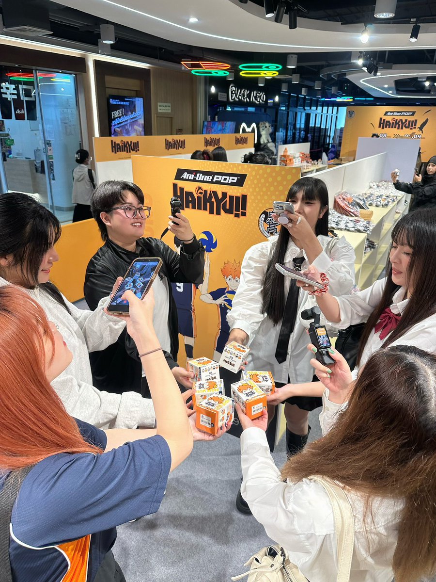 kissaniki's tweet photo. Haikyu!! มาเปิด Pop-up Store ที่ไทยแล้วนะ สินค้าเริ่ดมาก มากันเยอะๆ น้าา~ 🏐🧡
Ani-One POP | HAIKYU!!
📍พิกัด: MBKชั้น 7 โซน A (ฝั่งคาราโอเกะ)
🗓️วันที่: 10 ส.ค. 2026 - 6 ก.ย. 2026
#HAIKYU #ไฮคิว #AniOnePop https://t.co/N4Nej3nRdg