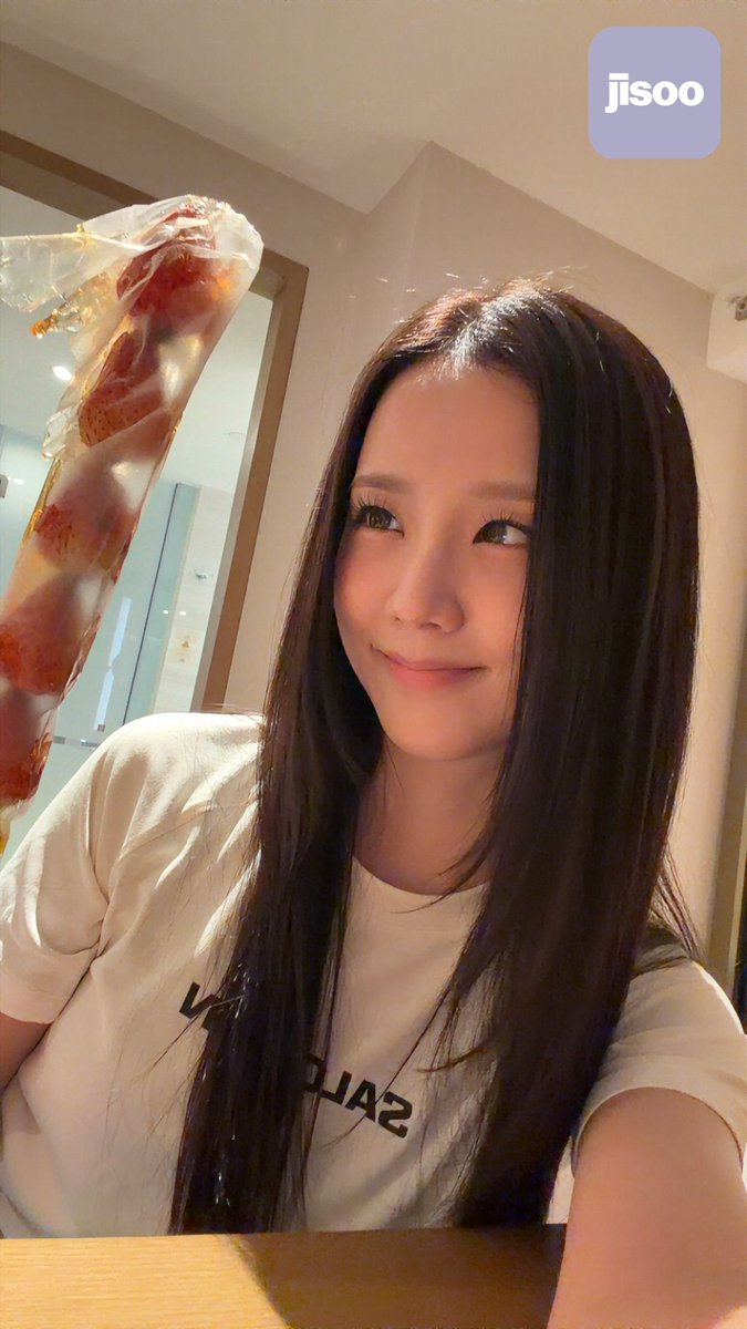 blinksunitedtwt's tweet photo. #JISOO:

“I was sad I couldn't say hi for long, but thank you for coming 🩵

🍓 💕”

(via https://t.co/Wety1m56l5) https://t.co/i10byavB8c