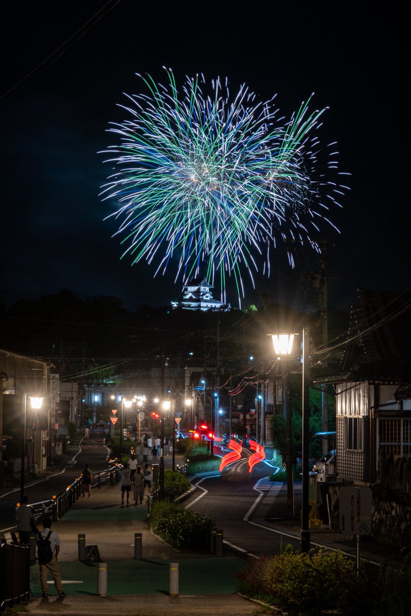 _aykpic's tweet photo. 犬山城を照らす夜
日本ライン夏まつりロングラン花火🎆 https://t.co/cY13RP8uQb