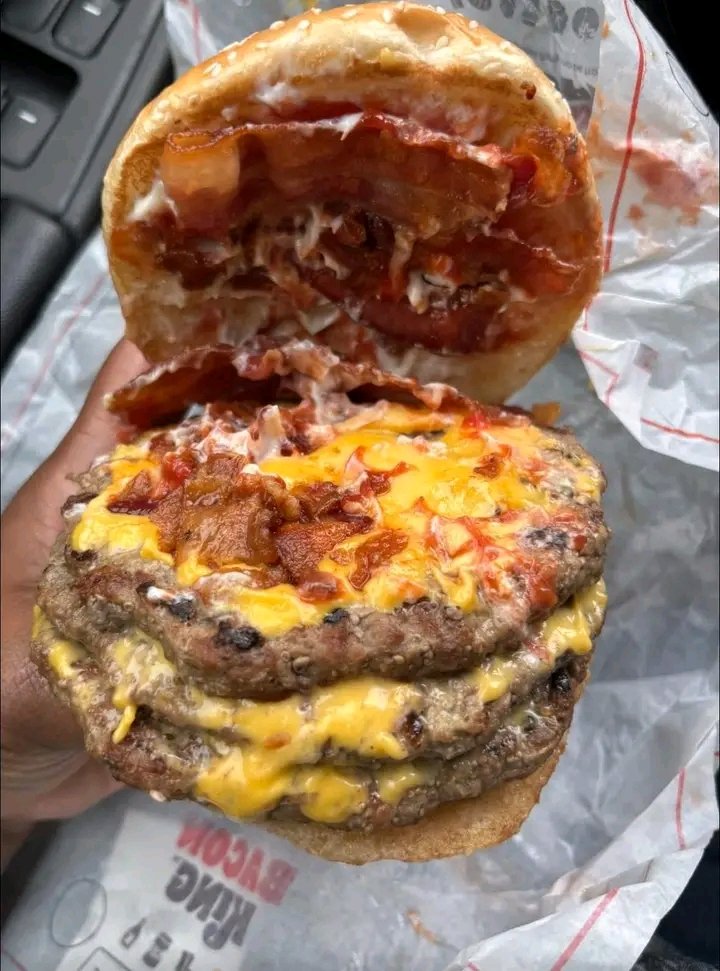 MissLELOMK1's tweet photo. And ya'll can have them Whoppers. I’ve always been a BACON KING GIRLY 🤏🏽🤏🏽🔥🔥🔥🔥🔥

KING BURGER 🍔😋 https://t.co/b6GsVsDM03