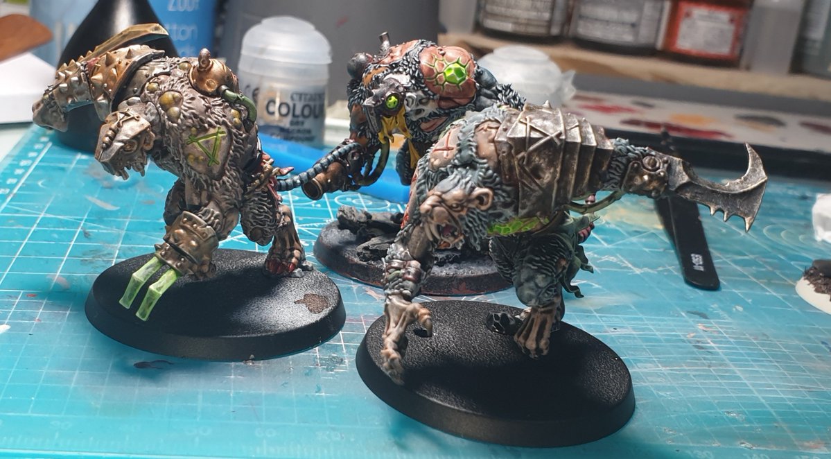 paintomypain's tweet photo. もう少しで完成だ！
#ウォーハンマー
#Warhammer https://t.co/O6TNsWJwEm