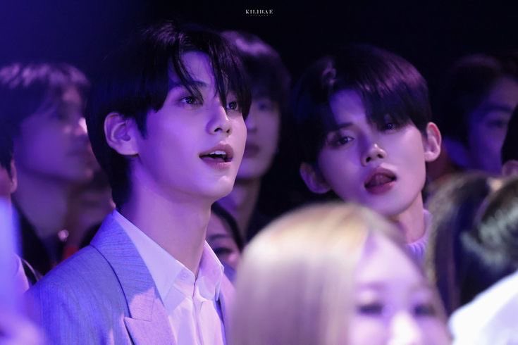 trustixz's tweet photo. 합조아즈 이 날 둘 다 레전드 찍음 https://t.co/n69Z0Y4iIv