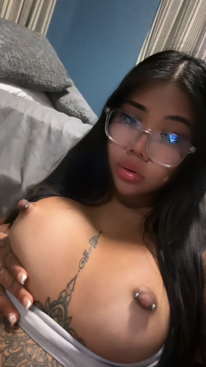 dilemmalk14k's tweet photo. Who's up for FaceTime? Ask for menu

https://t.co/rp1j1fQHzY https://t.co/YeU4CCo1ZP