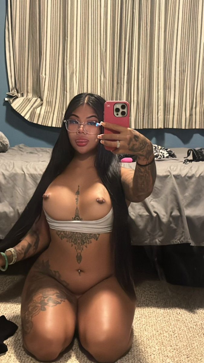 dilemmalk14k's tweet photo. Who's up for FaceTime? Ask for menu

https://t.co/rp1j1fQHzY https://t.co/YeU4CCo1ZP