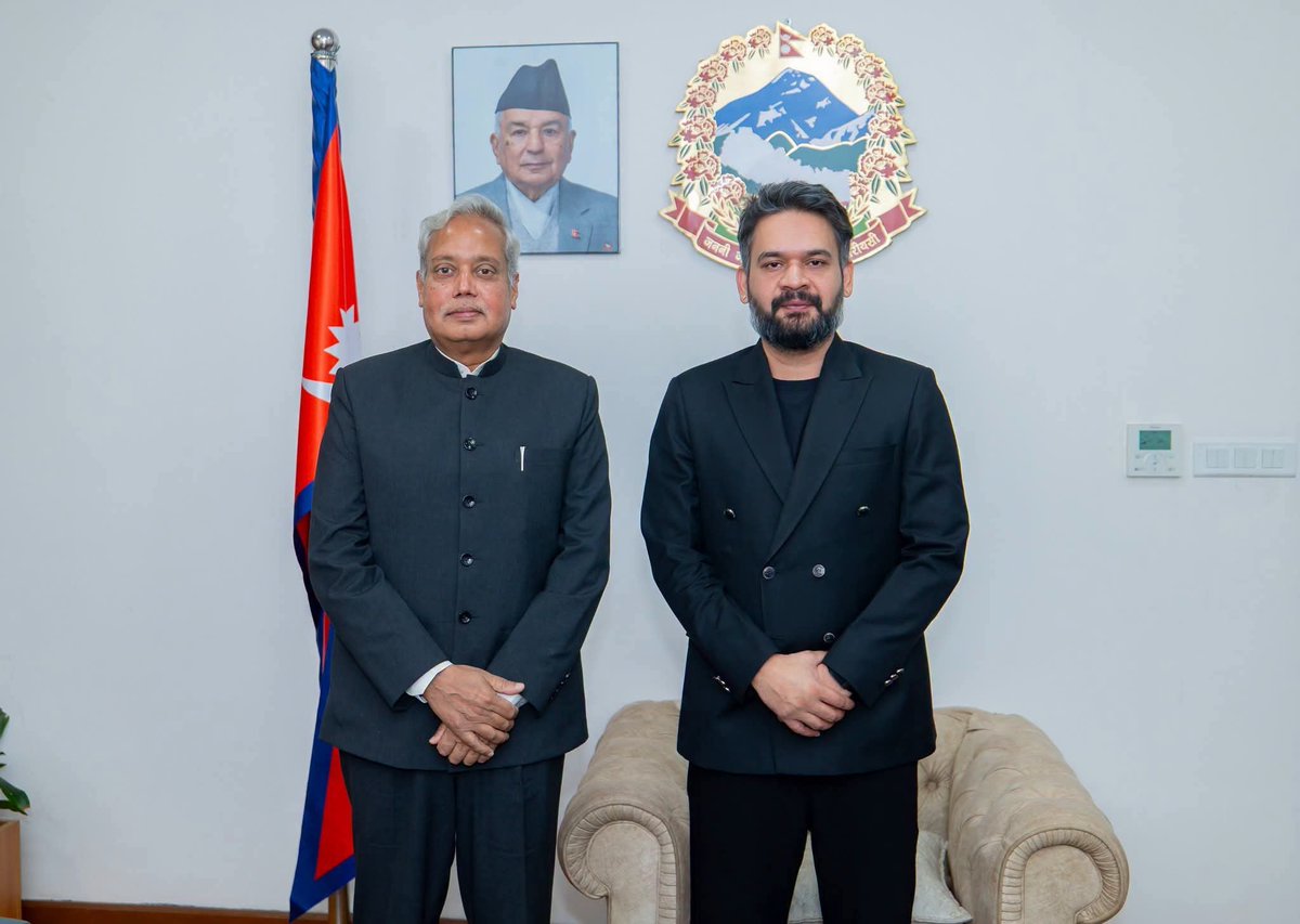 sandeepsansray's tweet photo. प्रमज्यू 'कुछ तो  सर्म करो'  बोलते एक, करता दुसरा । @ShahBalen @PM_nepal_ https://t.co/DIDaAJJKrU