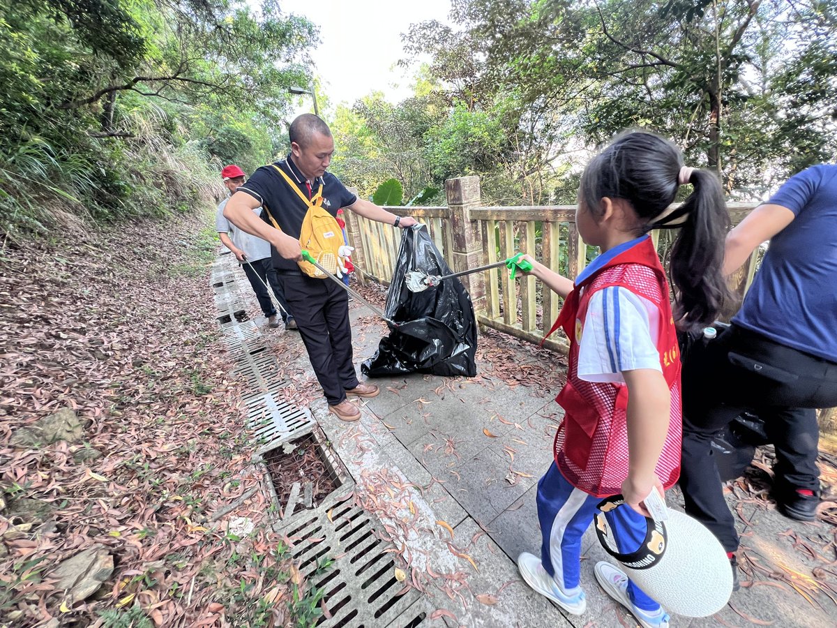 BobSachetti's tweet photo. Join our weekend community clean-up this Sat (9 AM) at Riverside Park! Bring gloves u0026 a positive vibe – snacks provided. Let’s make our neighborhood shine together! https://t.co/S3gOac4UWP