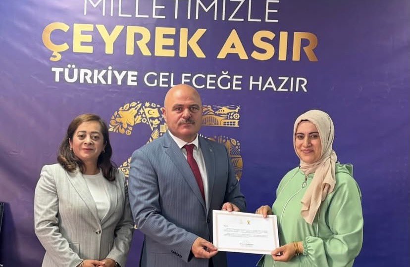 akkadinkars's tweet photo. AK PARTİ 25 YAŞINDA | ÇEYREK ASIRLIK BÜYÜK YÜRÜYÜŞ 🇹🇷

AK Parti’mizin 25. kuruluş yıl dönümünü; İl Başkanımız Sayın Muammer SANCAR, kıymetli kurucularımız ve teşkilatımızın tüm kademeleriyle birlikte gurur ve coşkuyla kutladık. https://t.co/ol1byZNqxC
