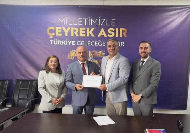 akkadinkars's tweet photo. AK PARTİ 25 YAŞINDA | ÇEYREK ASIRLIK BÜYÜK YÜRÜYÜŞ 🇹🇷

AK Parti’mizin 25. kuruluş yıl dönümünü; İl Başkanımız Sayın Muammer SANCAR, kıymetli kurucularımız ve teşkilatımızın tüm kademeleriyle birlikte gurur ve coşkuyla kutladık. https://t.co/ol1byZNqxC