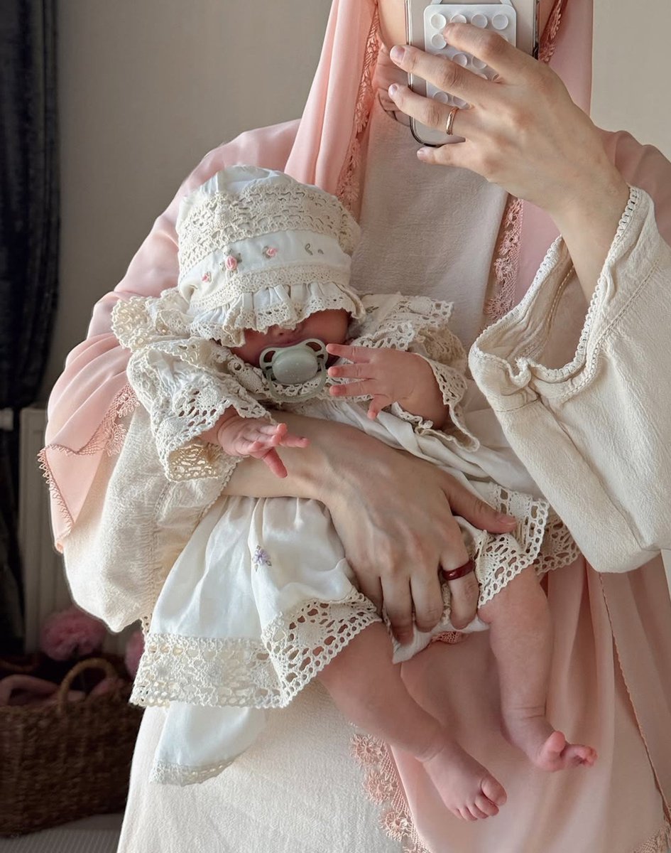 suweyybe's tweet photo. Adını benden soy adını babasından alacak kızçemle 🌸💝🍬🍭💞 https://t.co/OvBmaizOcs
