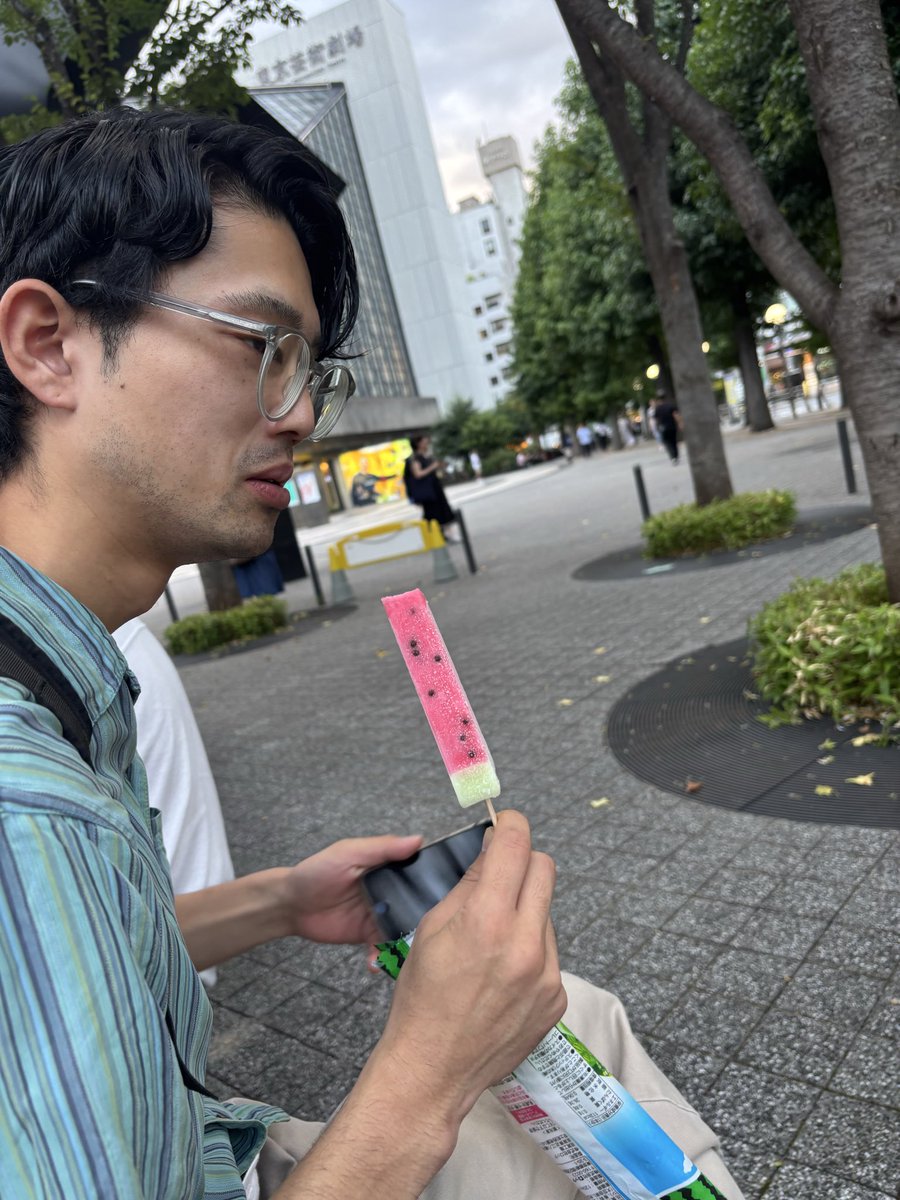 teethdirty_8ks's tweet photo. 今日自分で集合時間を決めたのに2時間22分遅刻したのはこの男〜

【歯ガタのニューウェーブ】
ことぶき https://t.co/DWaLykBTHT