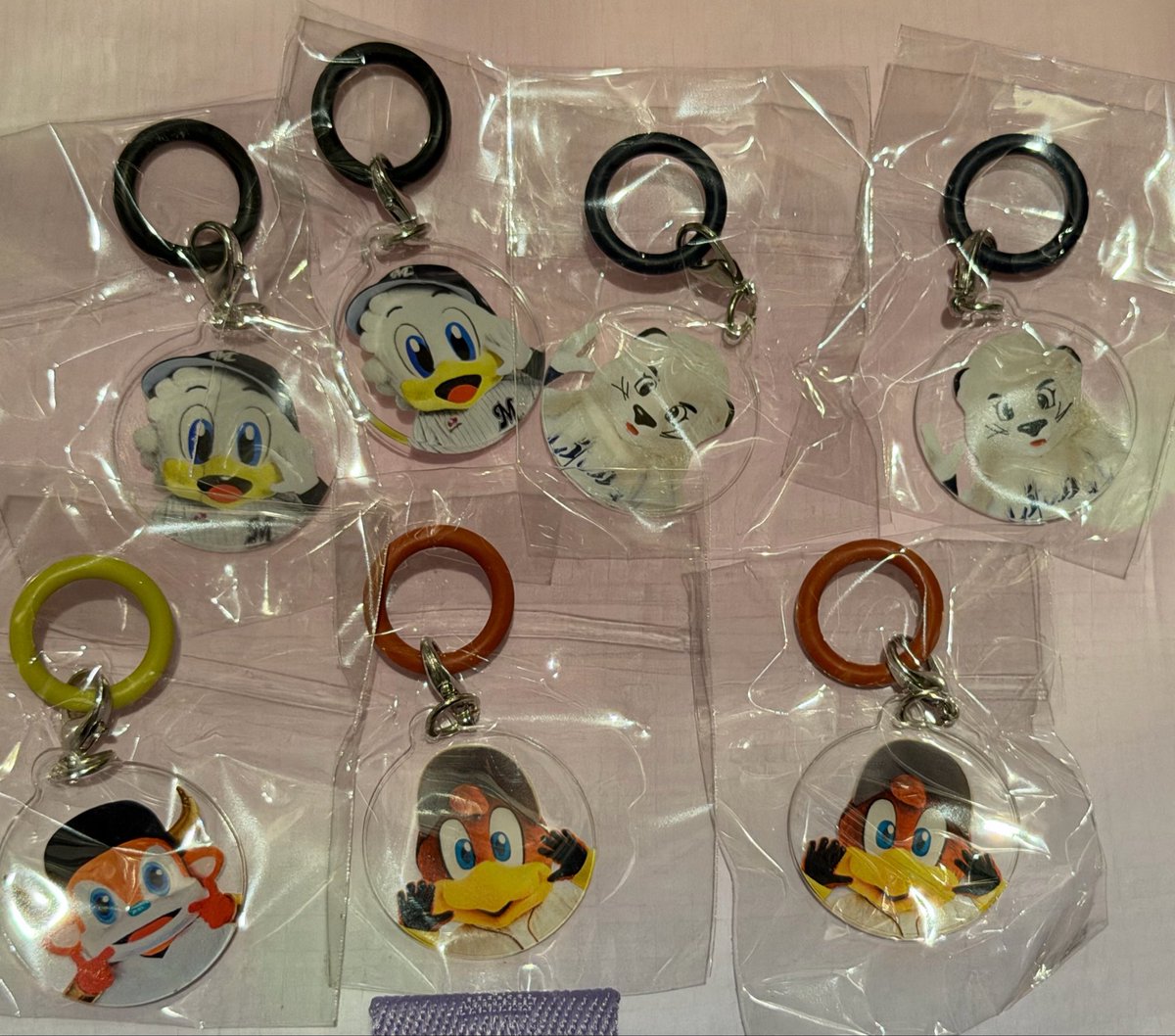 rachelkazuya's tweet photo. 【交換】
パシフィック・リーグ 6球団
マスコット キャラクター めじるし アクリル パリーグ ガチャ

譲→クラッチ/レオ/マーくん/バファローブル

求→ハリーホーク

都内お手渡し希望 https://t.co/4npYtkokRU