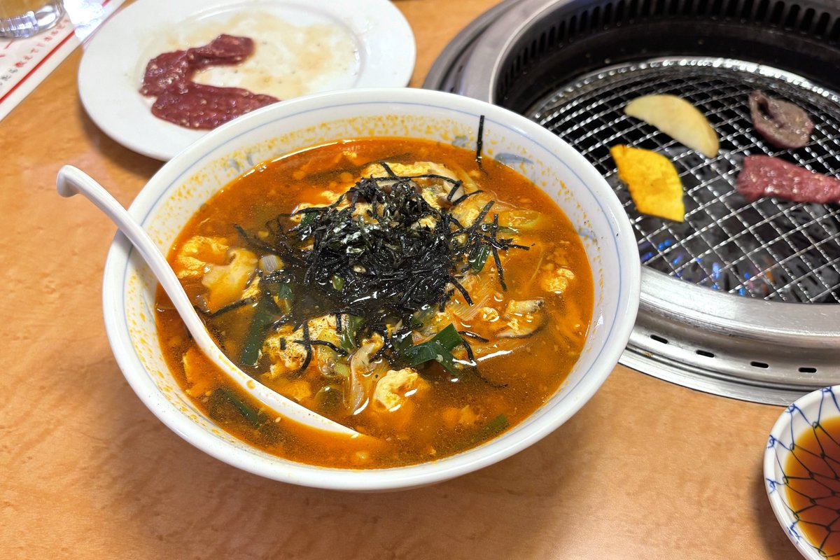 5annyellow's tweet photo. さっきまで新潟の海沿いずっとドライブしてたのに晩ご飯は群馬の焼肉屋でカルビラーメン食べてるの最高に意味わからない旅程すぎる https://t.co/gFC3JSxa46