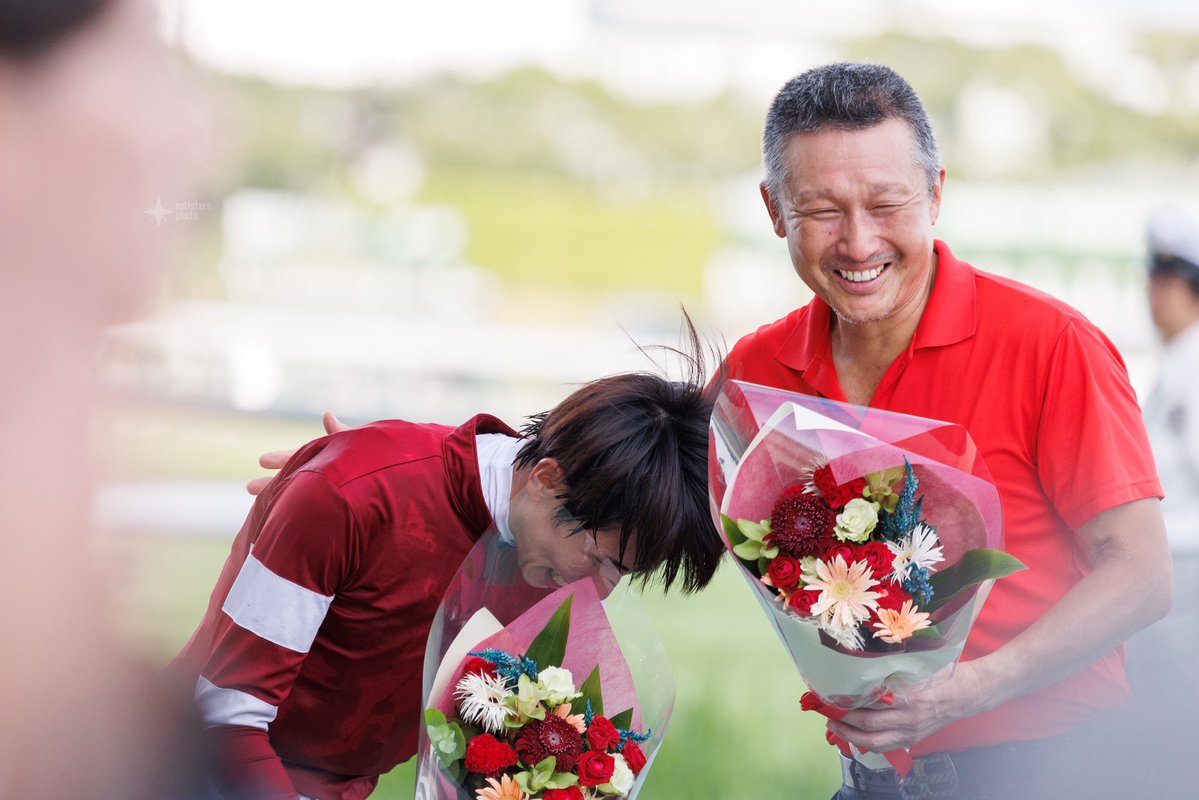 saltsters's tweet photo. #中井裕二 騎手
ウィナーズサークルに集まった人たちに祝われてのガッツポーズも印象的でした🎊㊗️
2026.8.9 中京7R CBC賞🥇 https://t.co/5On6PAVT1L